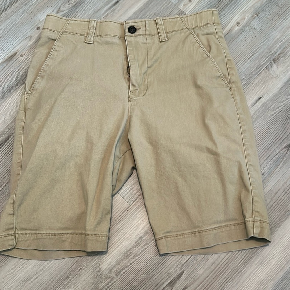 Men’s flex plugg khaki shorts size 29